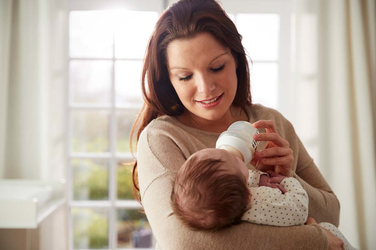 donner le biberon à son bébé