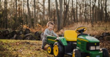 un tracteur (jouet) pour enfant