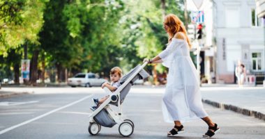 une poussette pour voyager avec bébé