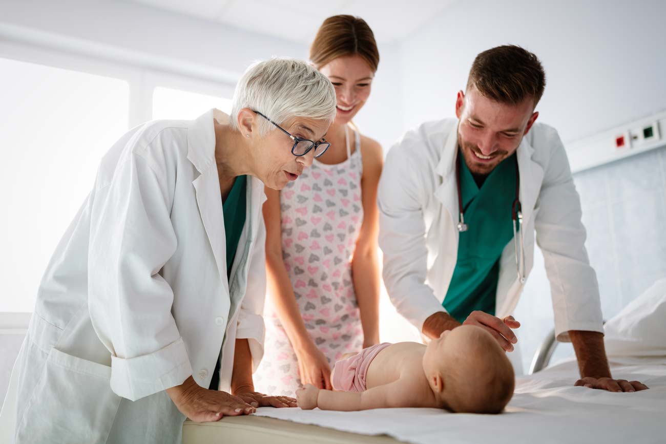 Bébé malade la nuit ou un dimanche : comment faire ?