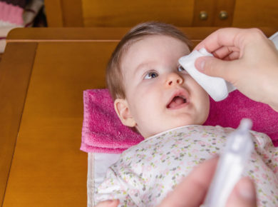 la conjonctivite chez bébé : bien la soigner