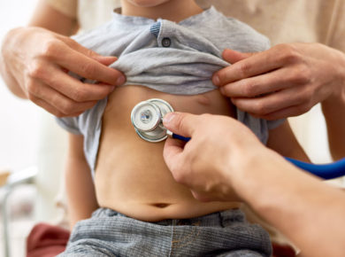 la coqueluche chez bébé