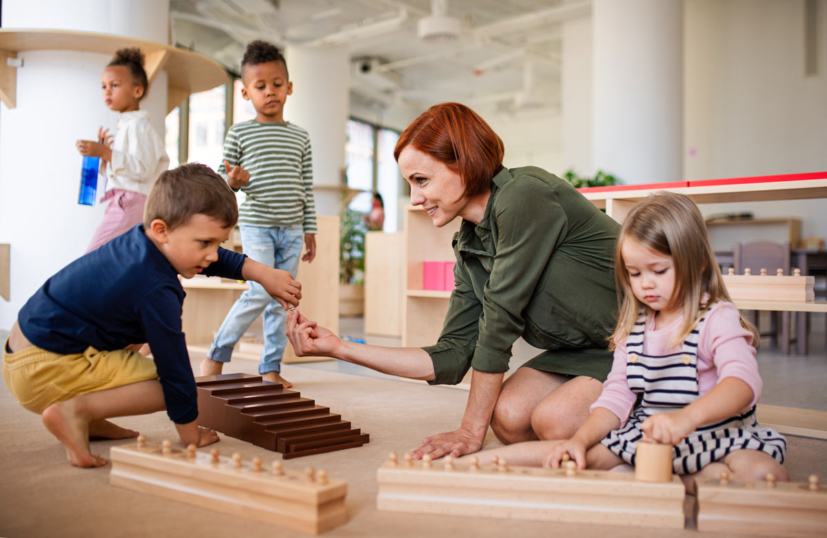 La méthode Montessori, la découverte des ateliers