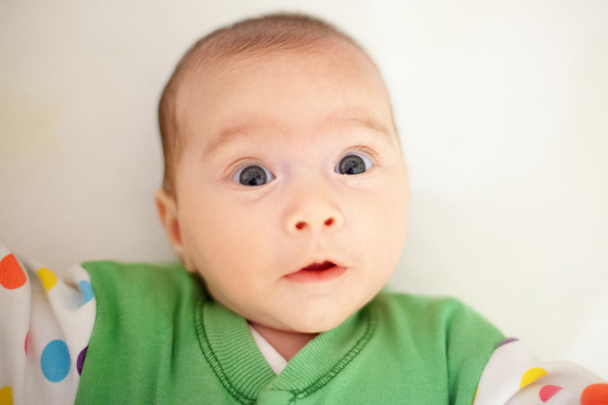 nettoyer les yeux de votre bébé en toute sécurité