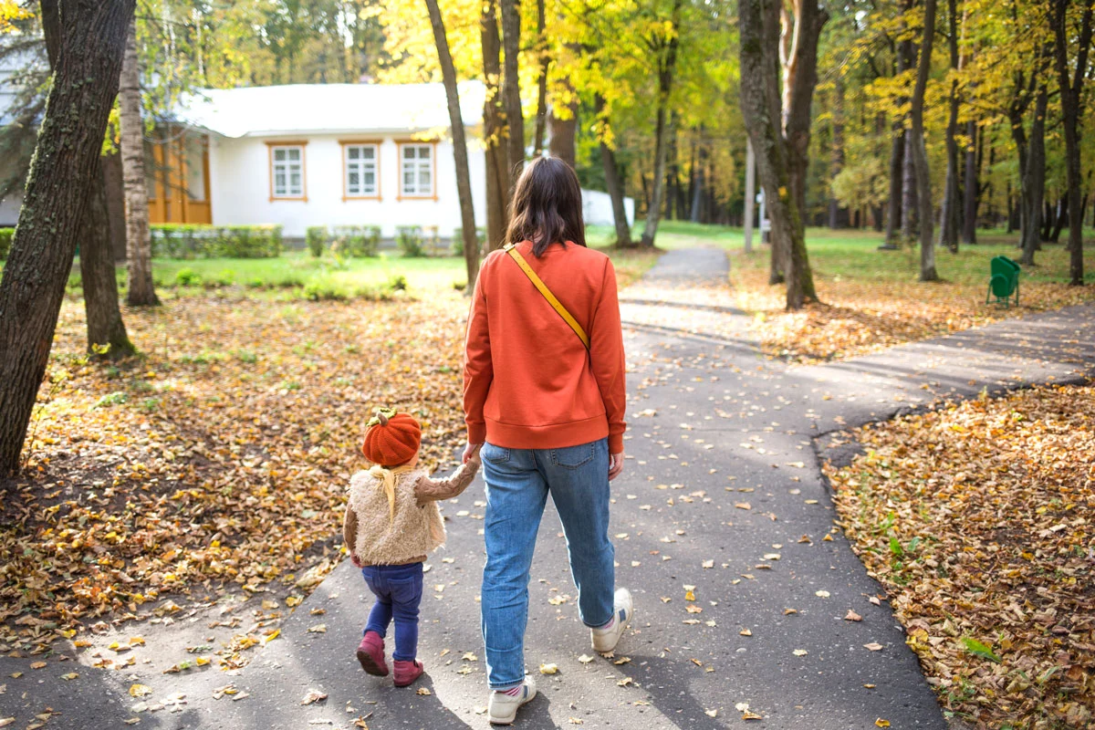 6 astuces vestimentaires pour habiller votre bébé cet automne