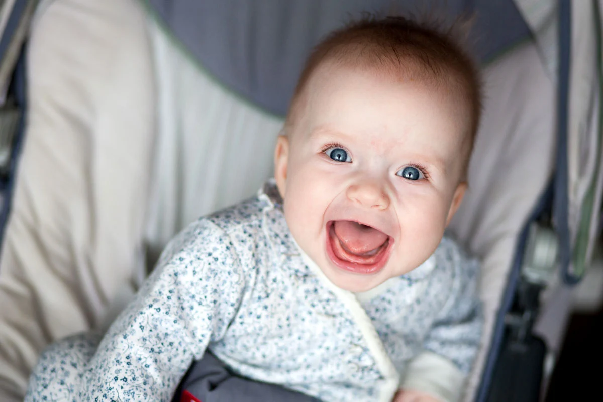 Découvrez les secrets des premières dents de bébé et maximisez leur confort dentaire