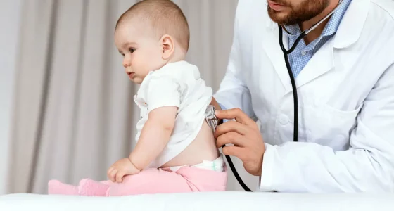 Votre Bébé Tousse ? Voici les 5 raisons principales possibles