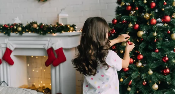 Décorez votre salon en famille : 5 idées DIY de Noël qui feront briller les yeux de vos enfants