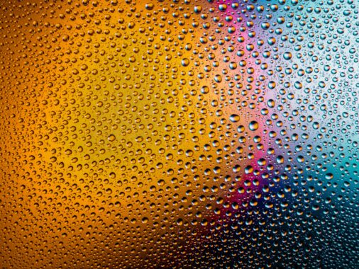 découvrez l'effet mccollough, une fascination visuelle qui démontre comment notre perception des couleurs peut être influencée. apprenez comment ce phénomène psychologique peut modifier notre interprétation des images tout en explorant ses implications sur la cognition et l'art visuel.