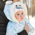 Comment habiller bébé pour l'hiver 2024-2025 : guide complet des températures