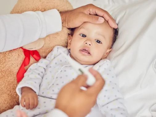 Les bonnes astuces pour aider bébé à dormir malgré un rhume