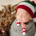 Comment habiller bébé pour affronter l’hiver sans risque ?